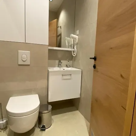 Zlatni Javor - Trio דירה *